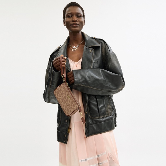 Nolita 19 In Signature Canvas - Picture 2 of 5